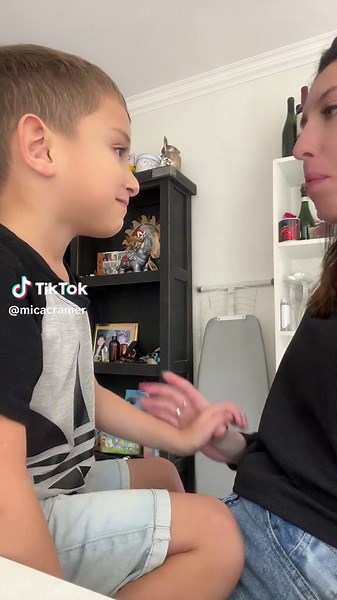 Humor y amor: Repetición divertida de mamá guapa - Mica Cramer