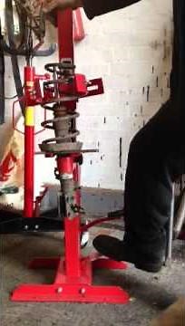 Using clarke ssc1000 coil spring compressor hydraulic