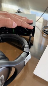 Mixing in headphones with Topping Professional Magiclalo's E2x2 audio interface #audiomixing #mixingtips #mezclaymasterización #mezclaymastering #audiointerface | Magic Lalo