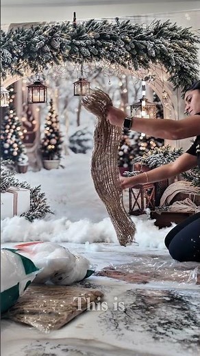 Feeling merry, bright, and background-blessed ✨