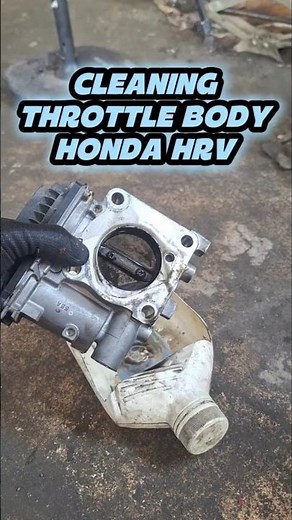 CLEANING THROTTLE BODY #hondahrv #honda #throttlebody #cleaning #tuneup #maintenance #automobile
