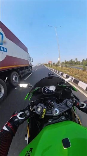 Ninja ZX6R Raw Sound Surge 💨 #Shorts #zx6r #ytshorts #rawsound