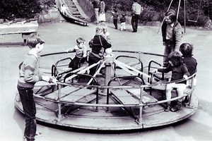 17 pictures capture Sheffield playgrounds before health and safety kicked in