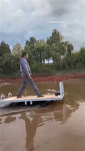 The amphibious vehicle has made a successful landing #fabrication #garage #DIY #weirdcars