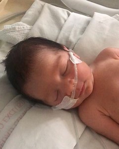 1M views · 143K reactions | Nuestro angelito Jeronimo nos robo el corazón con su ternura, su deseo de salir adelante; estamos muy Felices por su recuperación, ya está en casa en compañía de tus seres queridos, siguiendo su proceso de crecimiento y desarrollo  | Leonardo Escobar Pediatra | Facebook