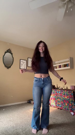 Stiff Jeans Dance Challenge | Phoebs Elizabeth Gillies Twerking