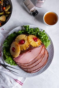 Say hello to the juiciest Air Fryer Ham you’ll ever make! Crispy on the outside, tender on the inside, and coated in a perfectly sticky glaze. This is holiday-worthy ham made EASY! 👉🏼Grab the full recipe here: https://www.everydayfamilycooking.com/air-fryer-ham/ | Everyday Family Cooking