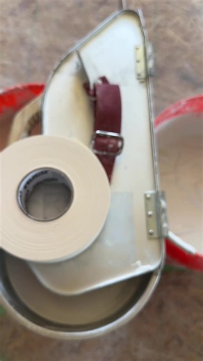 Cómo preparar el banjo para encintar uniones de drywall