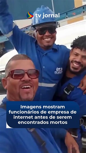 tv jornal | SBT on Instagram: "Três funcionários de uma empresa de internet foram encontrados mortos na noite de terça-feira (16), no bairro Alto do Cabrito, em Salvador. As vítimas foram identificadas como Ricardo Antônio da Silva Souza, de 44 anos, Jackson Santos Macedo, de 41, e Patrick Vinícius dos Santos Horta, de 28 anos. De acordo com a Polícia Civil, os homens usavam fardamento de uma empresa de telefonia. Os corpos estavam em via pública, com mãos e pés amarrados, além de marcas compatí