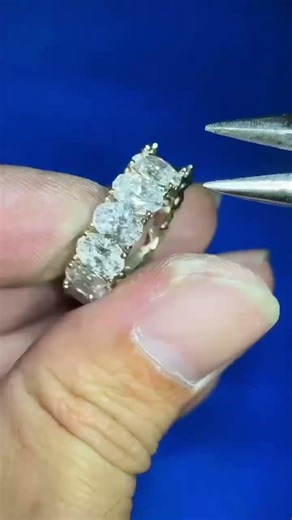 You should create a version of yourself at your best. #FashionTips#jewelry