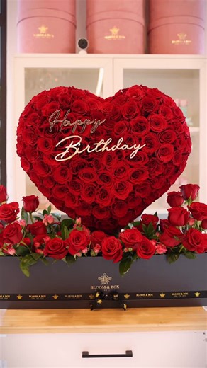 퐁퐥퐨퐨퐦 퐚퐧퐝 퐁퐨퐱 퐅퐥퐨퐰퐞퐫퐬 on Instagram: "This is your sign to send her the prettiest roses  . FEEL THE LOVE . . . . #flowers #florist #roses #roses #redroses #rosas #rosasrojas #amor #amore #love #iloveyou #teamo #teadoro #houstonflorist #houstonflowerdelivery #flowerstagram #houstonflowers #explore #explorepage #fy #fyp"