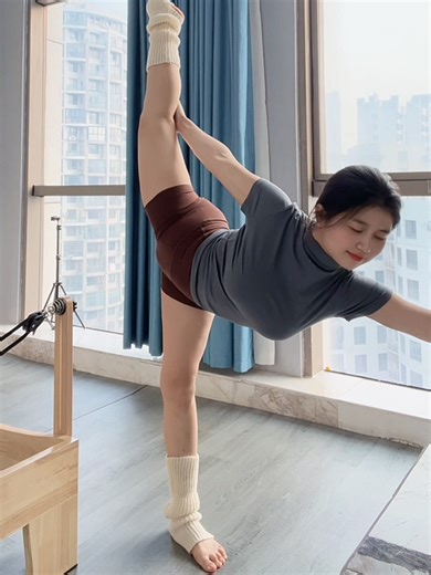 Khởi Động Đón Năm Mới Với Cosplay Xiao Mei