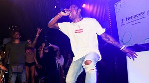 2.1M views · 39K reactions | Trvpgxng / TRAVIS SCOTT CRAZY SHIT WITH FAN | Trvpgxng | Facebook