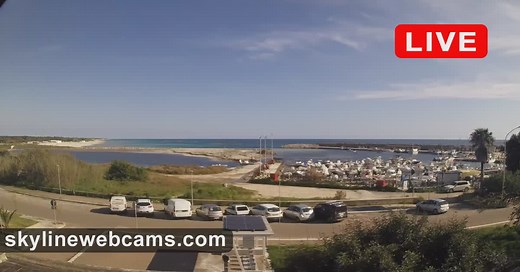 【LIVE】 Webcam sul Porto di Torre San Giovanni | SkylineWebcams
