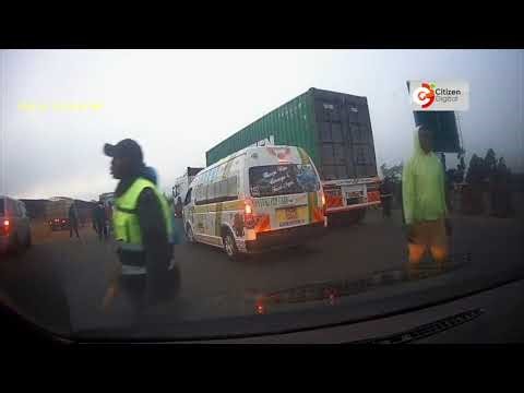 Goon Nation: Thugs captured demanding money from motorists on Southern Bypass on Saturday morning