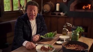 Jamie Oliver shares delicious chilli con carne recipe that is so easy to make