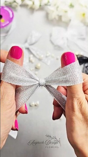 Simple Bow That Looks Expensive #diy #gifting #crafts