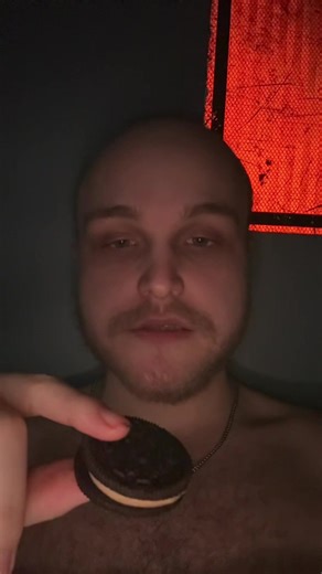 Innovative Oreo Container Idea for Quiet Snacking