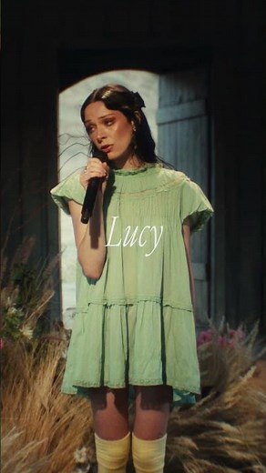Holly Humberstone performs for #FreePeople Sessions and discusses 'Cruel World' 💚