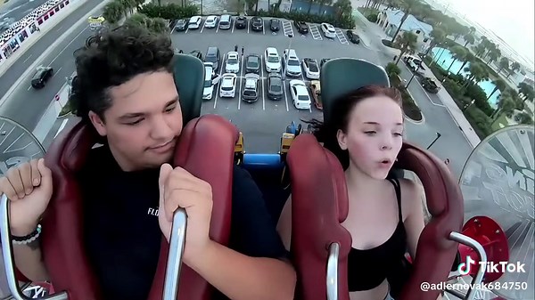 oops moment on slingshot ride 🙈