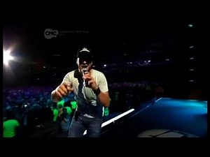Luke Bryan- Play It Again (Live)