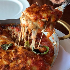 We've never craved anything more than this cheesy eggplant parm 😍 Read more: http://dlsh.it/lQOhb6y | Delish