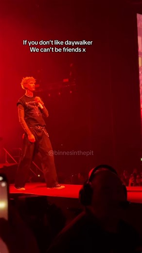 Daywalker live with the screams?? I’m OBSESSED😍😍 Mgk performs daywalker live in Glasgow’s ovo hydro 🏴󠁧󠁢󠁳󠁣󠁴󠁿 #mgk #mgktok #machinegunkelly #ovohydro #daywalker