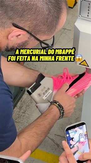Eu vi a chuteira do Mbappé sendo feita na FÁBRICA da NIKE! - Nike Mercurial Superfly 11 Elite FG