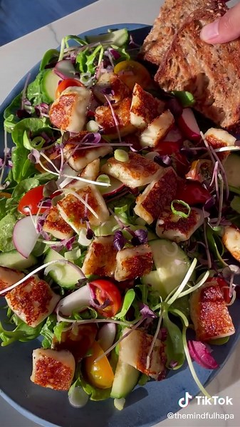 Delicious Microgreens Salad Recipe for a Healthy Dinner