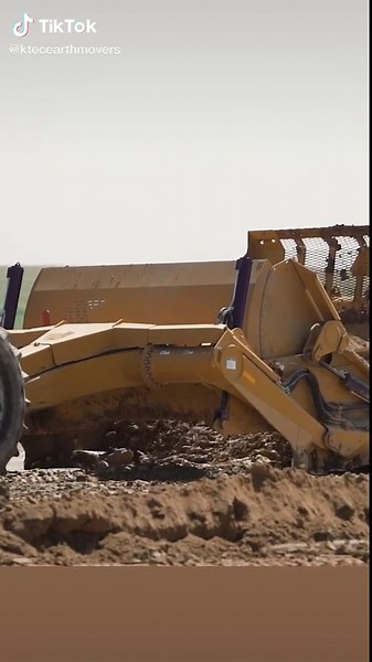 Smooth K-Tec scraper load 🔥 #construction #ktec #earthmoving