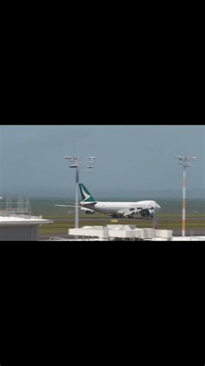 4K Cathay Pacific Cargo Boeing 747 Lands - Queen of the Skies! - Auckland