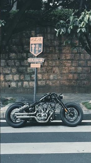 Bobber Style Motorcycle | Classic Custom Look | Minimal & Powerful