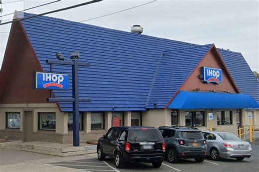 Ceiling of IHOP Restaurant Suddenly Collapses on Diners, Injuring 9 People
