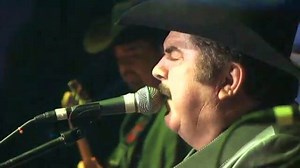 Eliseo Robles y Los Barbaros del Norte - Chito Cano (En Vivo) | Acordeón Blog