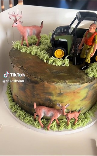 Hunting cake 🦌 Definitley a trust the process cake but I LOVE how it turned out!