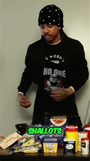 What’s the difference between an onion and a shallot? #shorts #cooking