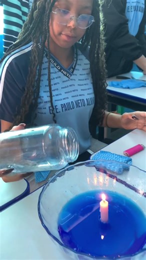 ✨🧪Ideias de Experimentos para Feira de Ciências✨🔭 . . Nessa vídeo mostramos um pouco de como nossa feira de ciências foi feita. Fizemos experimentos como: - Tsunami 🌊 - Teste de chamas 🔥 - Foguete com água e fogo 💦🔥 - Fluído não newtoniano… e outros. . . . #ciencias #quimica #experimento #escola #professor