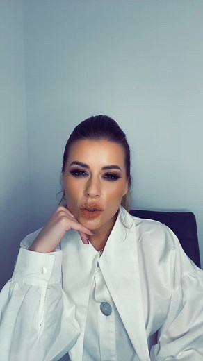 Fashion Tips for Loose-Fit Shirts and Casual Style