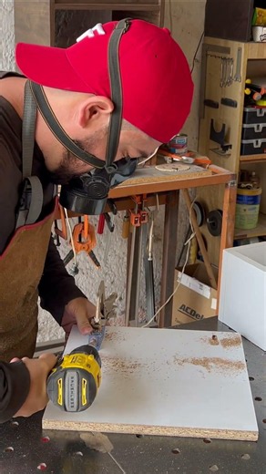 Fabricando una mesa de noche con metal y melamina ⚡🛠️