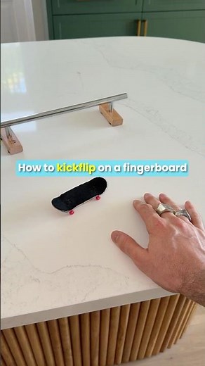 How to kickflip on a fingerboard (tutorial)