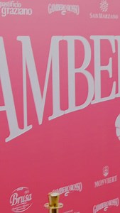 🍷 Gambero Rosso firma il gusto d’autore a Casa Sanremo 2025 La musica del Festival si intreccia con l’eccellenza enogastronomica al Roof Restaurant di Casa Sanremo, dove Gambero Rosso sta portando il meglio della cucina d’autore. Ogni giorno, grandi chef e talent TV, trasformano la terrazza del Palafiori in un’esperienza unica, tra piatti iconici, degustazioni esclusive e una raffinata selezione di vini curata dalla Guida Vini d’Italia di Gambero Rosso. Un viaggio tra tradizione e innovazione, 