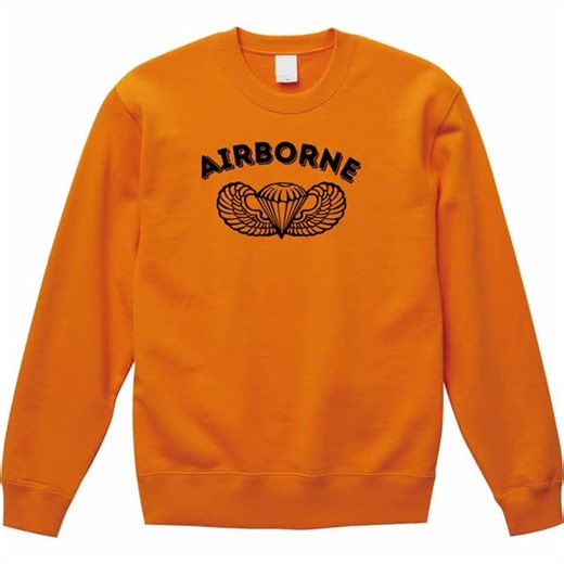 enerオリジナルTシャツ | 「それどこの？」って聞かれる、主役級ミリタリートレーナー🪂✨ US陸軍の空挺部隊「AIRBORNE」ロゴが映える！ 本格デザインなのに、裏パイルで着心地は最高にソフト。 ✅ アウターの主役に ✅ 冬のレイヤードに ✅ 究極の部屋着に... | Instagram
