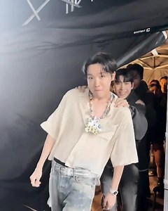 91K views · 4.1K reactions | HOBI DOING “SODA POP” CHALLENGE WITH HIS DANCE CREW. CUTIESSSS! | Khaii Randa | Facebook