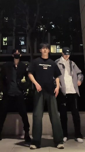 Gentleman Dance: Psy's Trending Moves