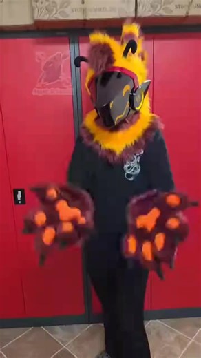 argetandlazuli We now make four types of paws: Puffy paws, Five-finger Puffy paws, Sergal paws, and Claw paws. Which style would YOU love to see next? Protogen partial commission for: @wares_for_coin #furry #fursuit #fursuitmaker #fursuitmaking #protogen less