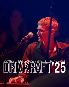🍊DRIVKRAFT’25: ELLA AUGUSTA Sanger og sangskriver ELLA AUGUSTA har allerede leveret flere store hits og optrådt på både Roskilde Festival og Smukfest. Nu er turen kommet til DRIVKRAFT’25. ”Endnu engang bliver jeg bekræftet i, at hun er en af de store nye stjerner, vi skal holde øje med” – skrev GAFFA i foråret. Musikmagasinet fik ret. 2024 har været et vildt år for Ella Augusta: Hendes første headliner-koncert på VEGA blev udsolgt, og flere af koncerterne på hendes efterårstur har for længst ra