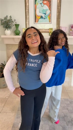 why does this actually go hard 💀 #trio #dance #besties #chaoticenergy #fyp #viral