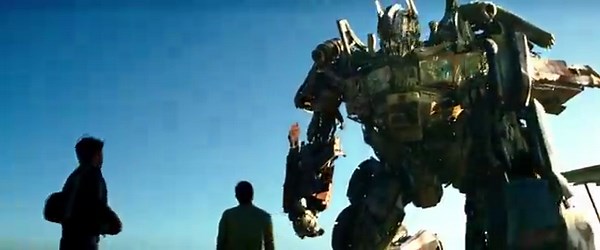 2 shots of a rusty Optimus Prime that I worked on ( #VFX lighting ) in Transformers : Edge Of Extinction ( 2014 ). These robots are always super fun to work on because the models are so detailed and catches light and reflections every which way.