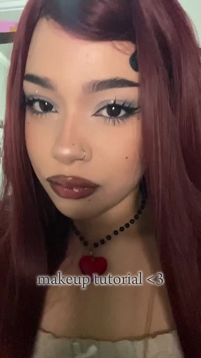 2000s makeup🩶🖤🩶 #makeup #makeuptutorial #aestheticmakeup #fy #foryou #2000s #2000makeuptrend