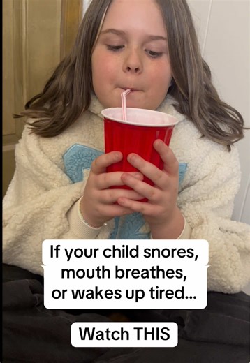If your child snores, mouth breathes, or wakes tired, save this This simple straw bubble exercise supports the airway by lifting the soft palate. Better airway = better sleep = better regulation. 💾 Save & try tonight 💬 Comment “SLEEP” if you want more like this